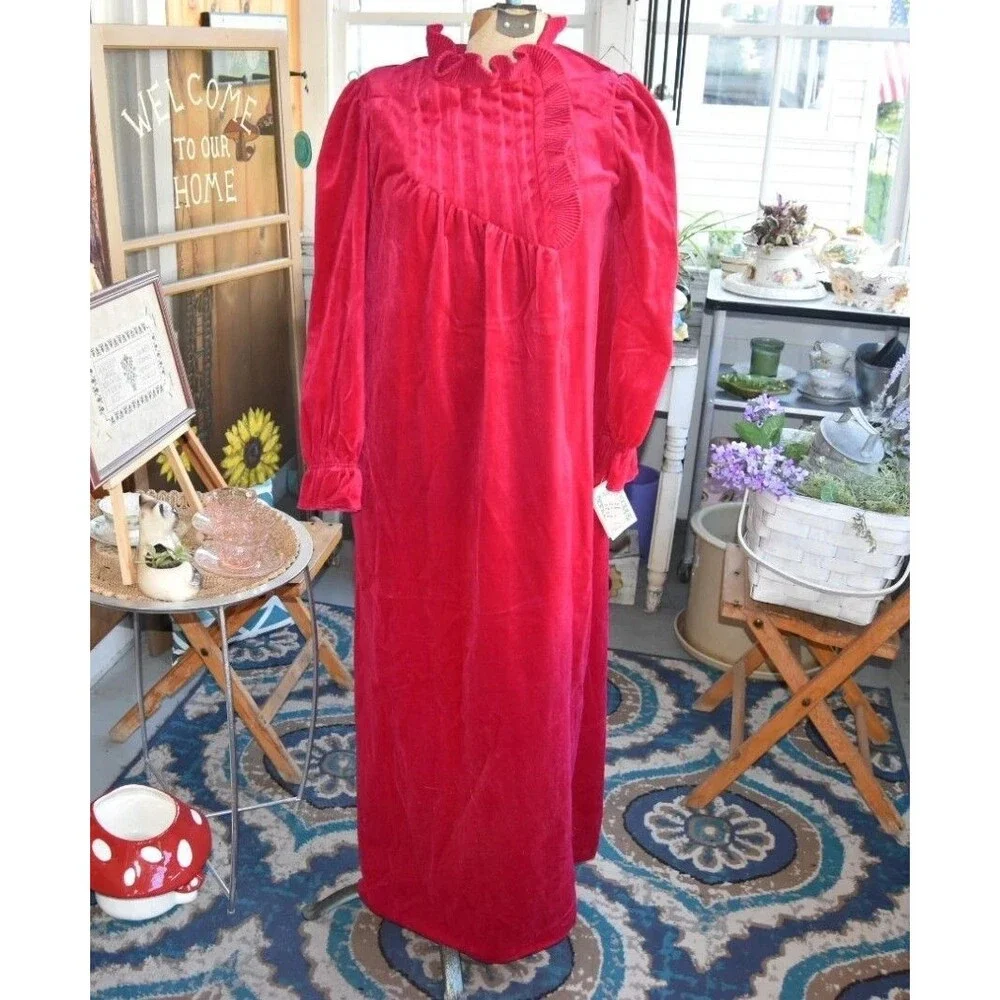 Vintage 1970s Velveteen Robe: Donna Richard Gilligan O'Malley Red Old Stock, Med